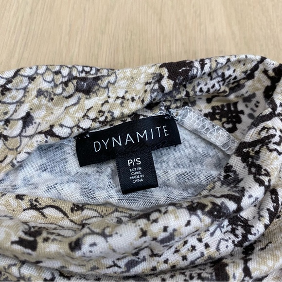Dynamite Tops - Dynamite | Snakeskin Mockneck Bodysuit 🤎